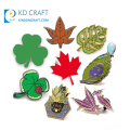 Fashion design custom metal zinc alloy die casting green soft enamel leaf lapel pin for kids